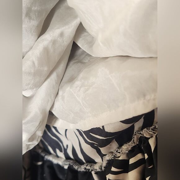 Hilo Hattie L WhiteBlack FloralPrint Ruffle SILKBlend Lined Zip Women Midi Skirt - Picture 10 of 12